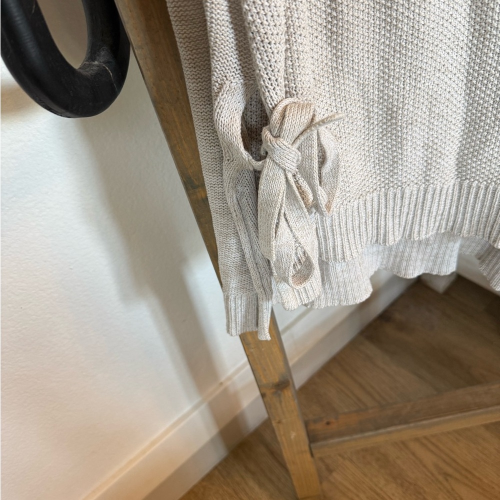 Universal Thread Cream Ribbed Sleeveless Tank Top - Picture 2 of 4